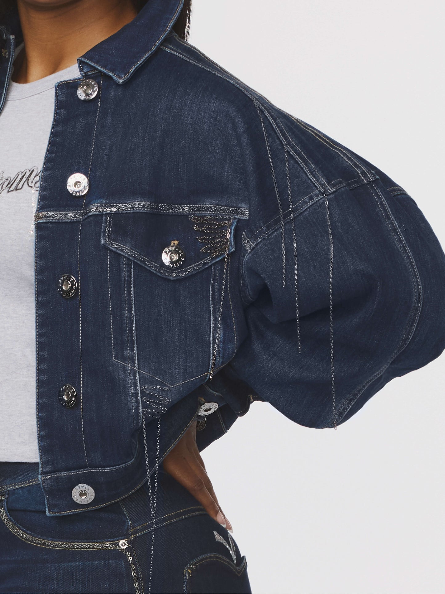 APPLE BOTTOM JEANS - AFK-4109
CHAIN LINK CROPPED JACKET DARK - 5