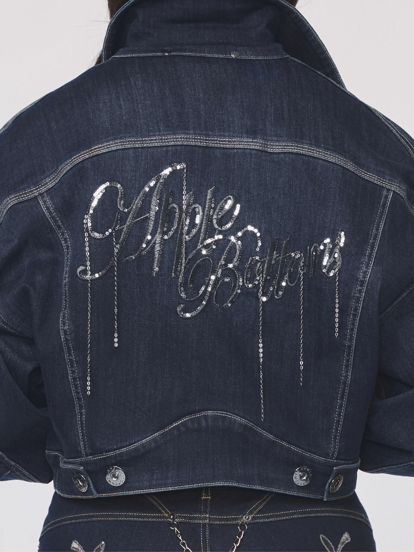 APPLE BOTTOM JEANS - AFK-4109
CHAIN LINK CROPPED JACKET DARK - 4
