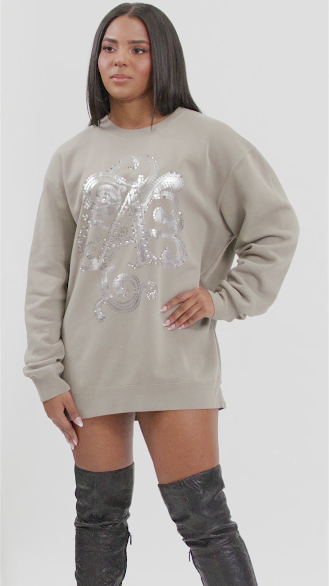 APPLE BOTTOM JEANS - AFB-4116
INITIAL CREW SWEATSHIRT SILVER - VIDEO