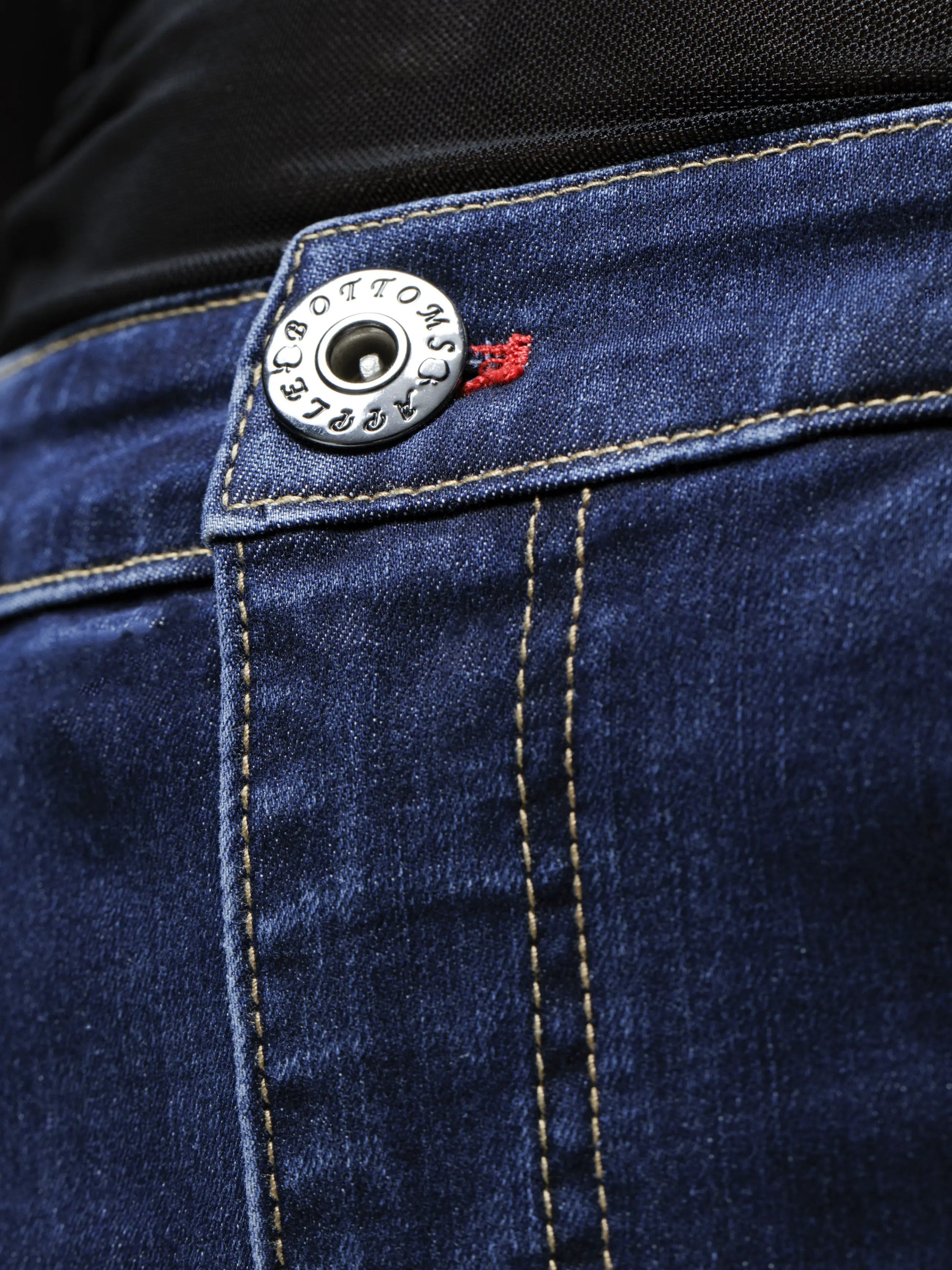 APPLE BOTTOM JEANS - AFJ-4108
CHAIN LINKS SIGNATURE APPLE JEAN DARK - 11