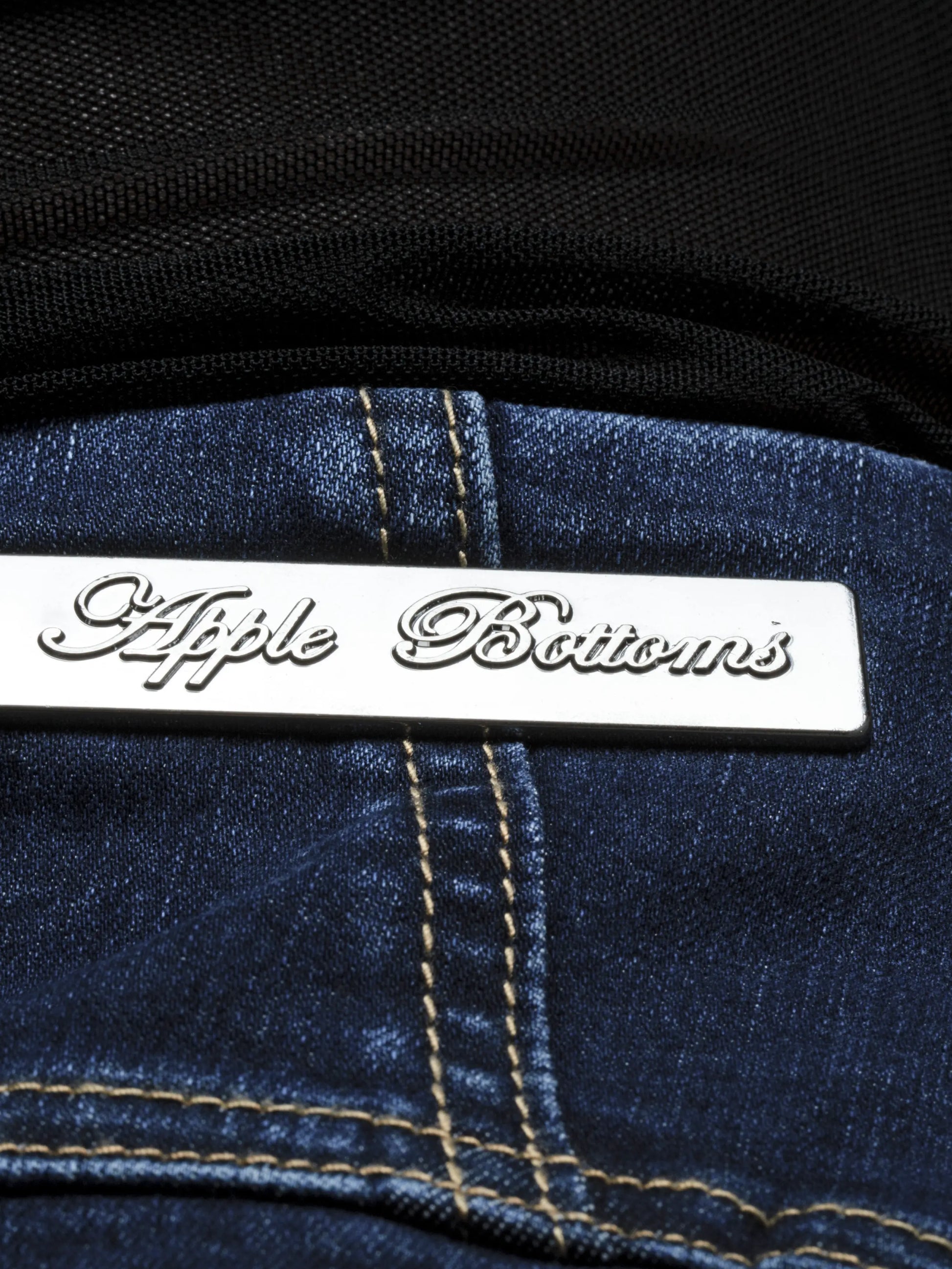 APPLE BOTTOM JEANS - AFJ-4108
CHAIN LINKS SIGNATURE APPLE JEAN DARK - 12